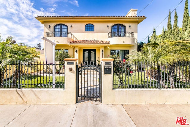 Property photo for 1377 ROSE Avenue, Venice, CA