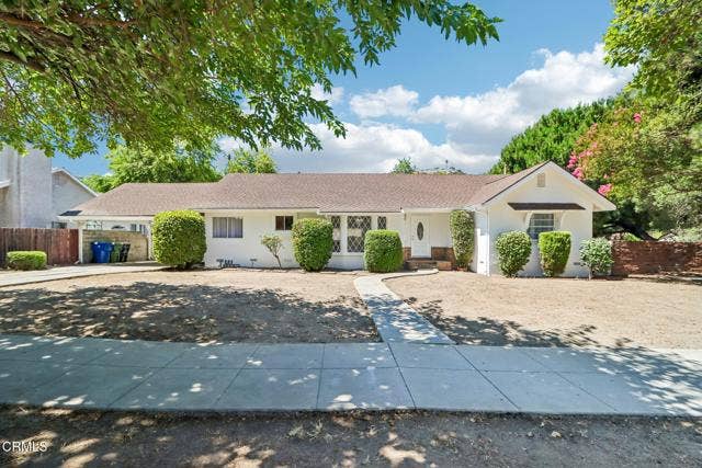 Property photo for 6704 Shadygrove ST, Los Angeles, CA