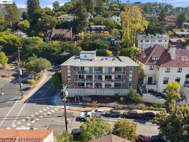 2 Panoramic Way, #105, Berkeley, CA 94704 2 Panoramic Way, #105, Berkeley, CA 94704