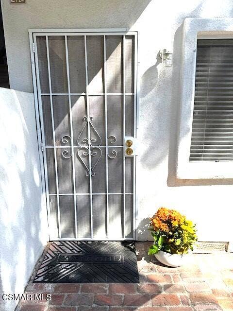 18619 Collins ST, #F7, Tarzana, CA 91356 Entry