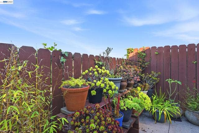 22 John Glenn Cir, Daly City, CA 94015 22 John Glenn Cir, Daly City, CA 94015