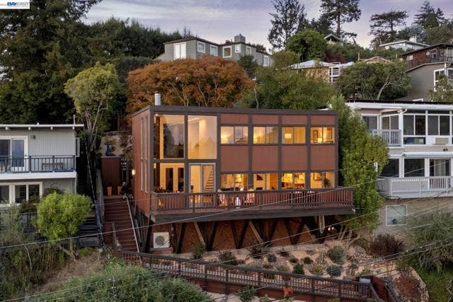 1085 STERLING AVE, Berkeley, CA 94708 1085 STERLING AVE, Berkeley, CA 94708