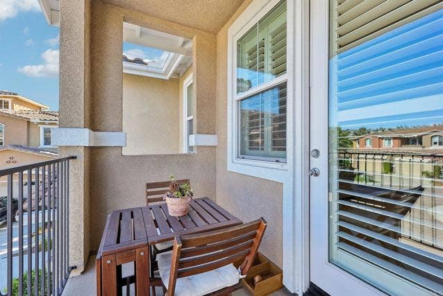 6977 Brass Pl, Carlsbad, CA 92009