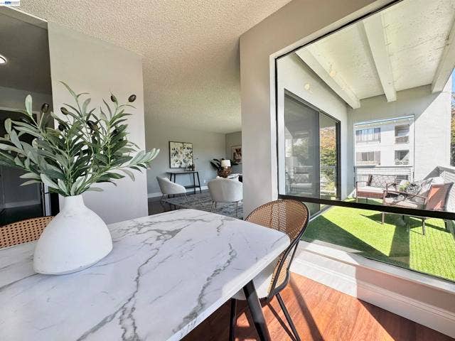 6 Commodore Drive, #C337, Emeryville, CA 94608 6 Commodore Drive, #C337, Emeryville, CA 94608